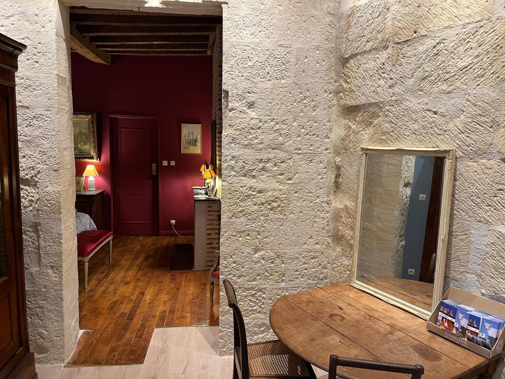 Le Refuge Des Cordeliers Apartamento Laon Quarto foto